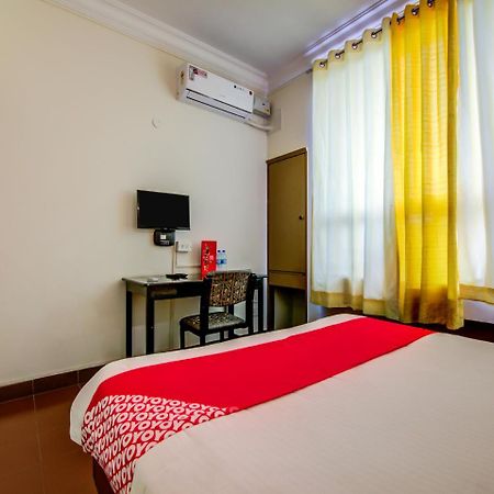 Hotel Golden Gates Bangalore Esterno foto