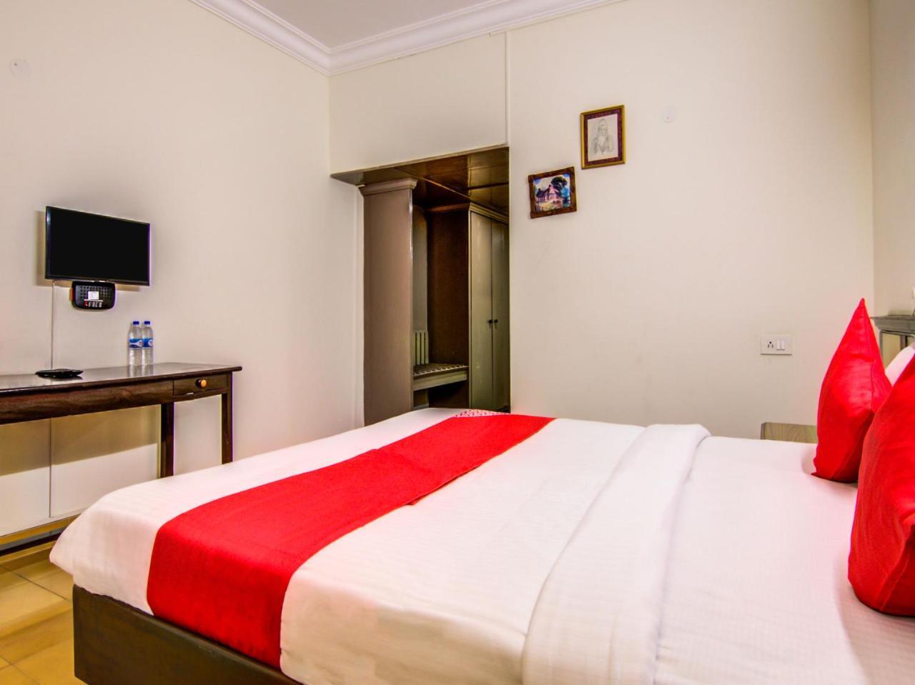 Hotel Golden Gates Bangalore Esterno foto