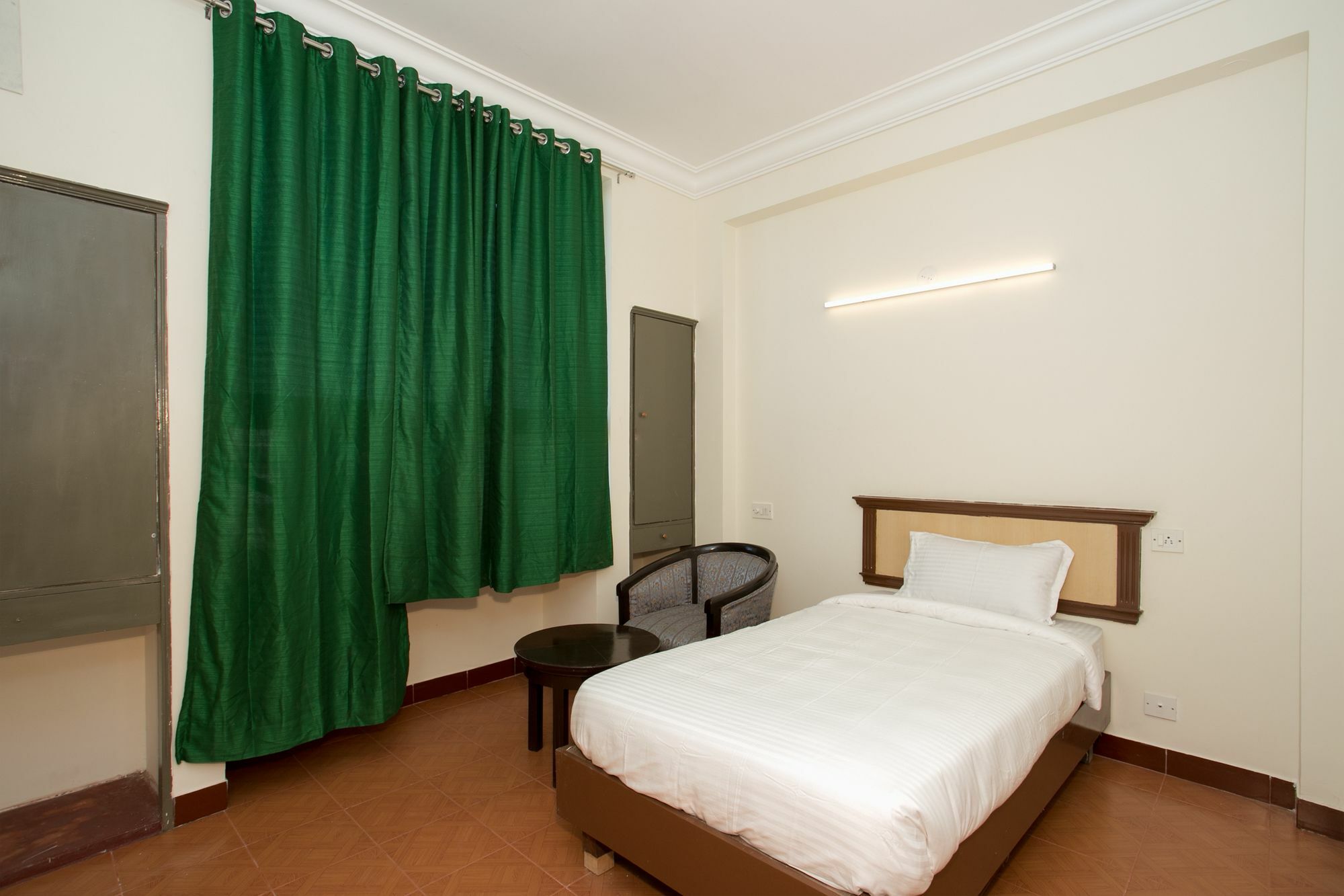 Hotel Golden Gates Bangalore Esterno foto